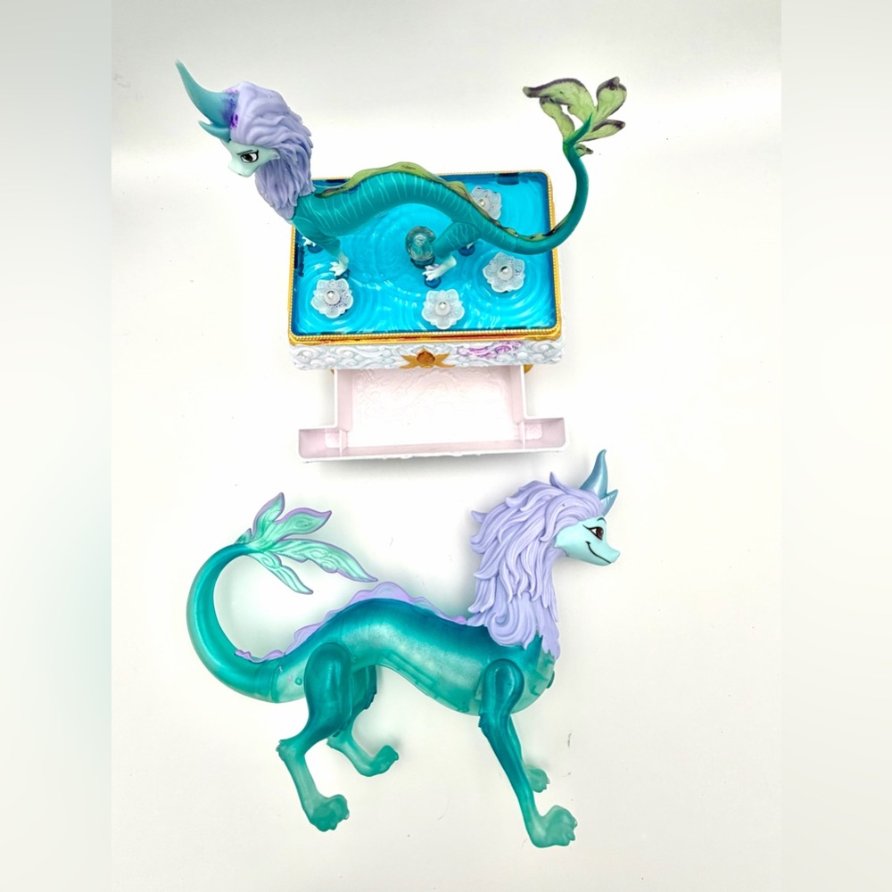 “Raya” movie Blue and Purple “Sisu” Dragon Figurine Set - Picture 3 of 15